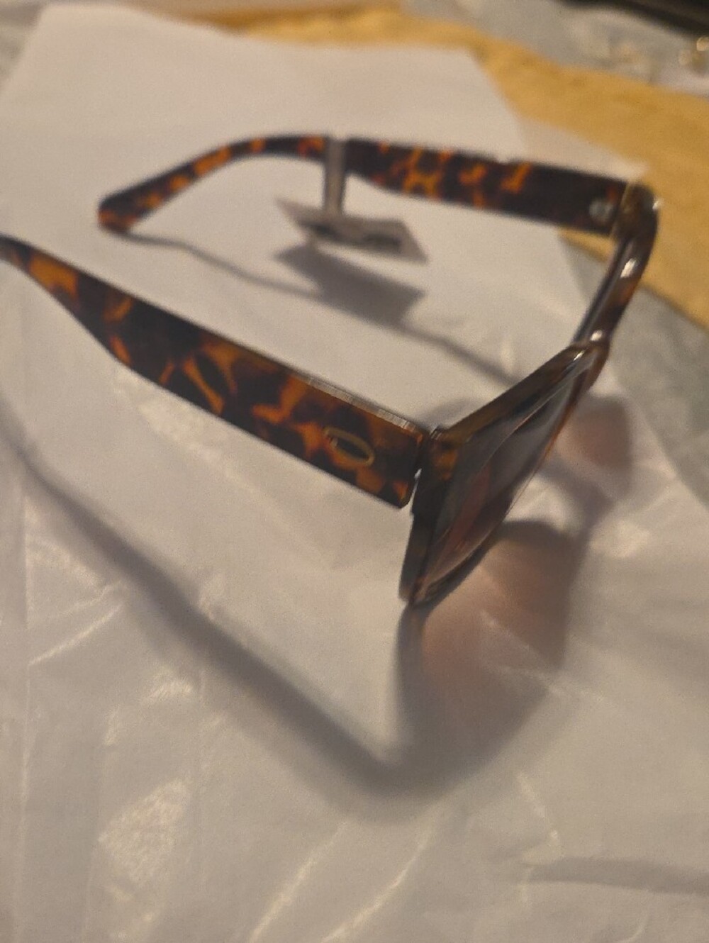 Oscar de la Renta Tortoiseshell Sunglasses with Brown Gradient Lenses #59 - Picture 4 of 4